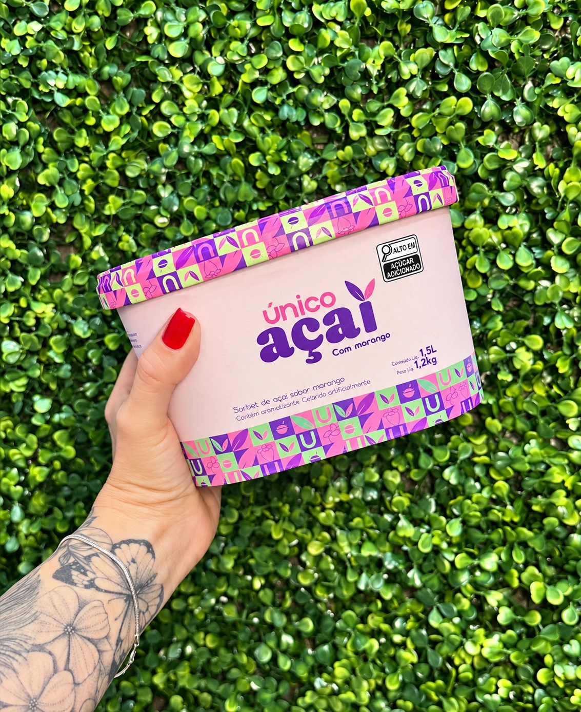 Pote de açaí com morango da Sirena