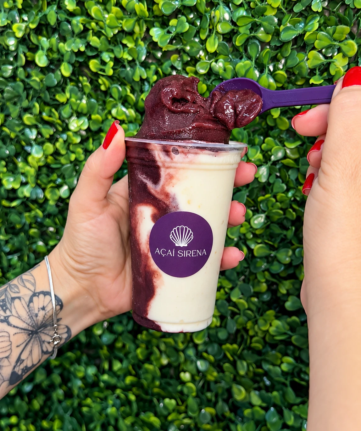 Copo de açaí cremoso da Sirena